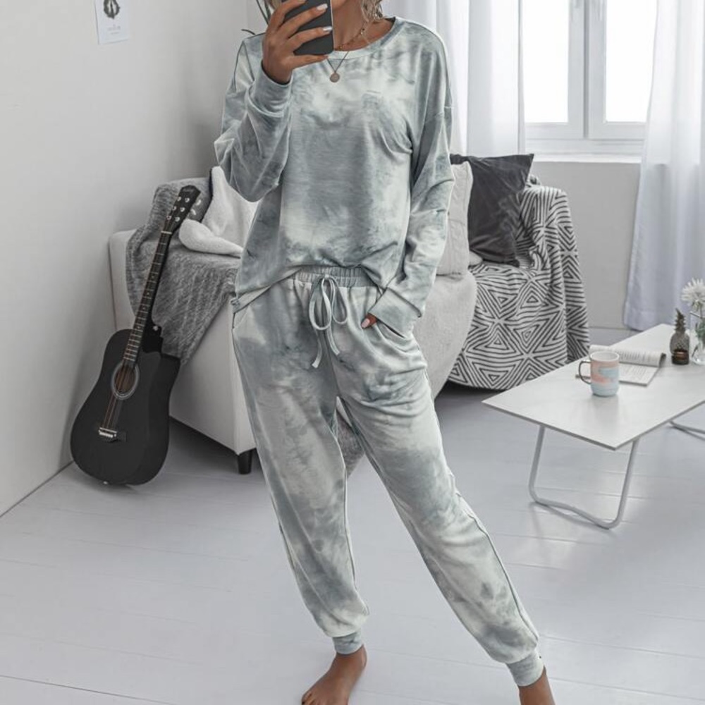 Grey and white tie dye co ord set!